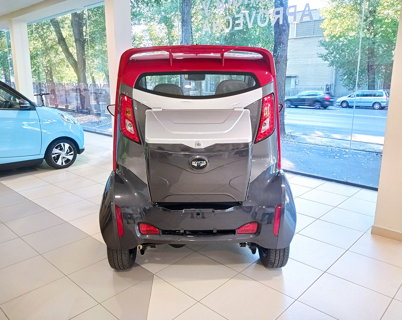 Invicta Electric Epica