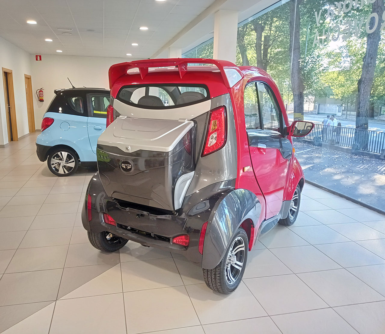 Invicta Electric Epica