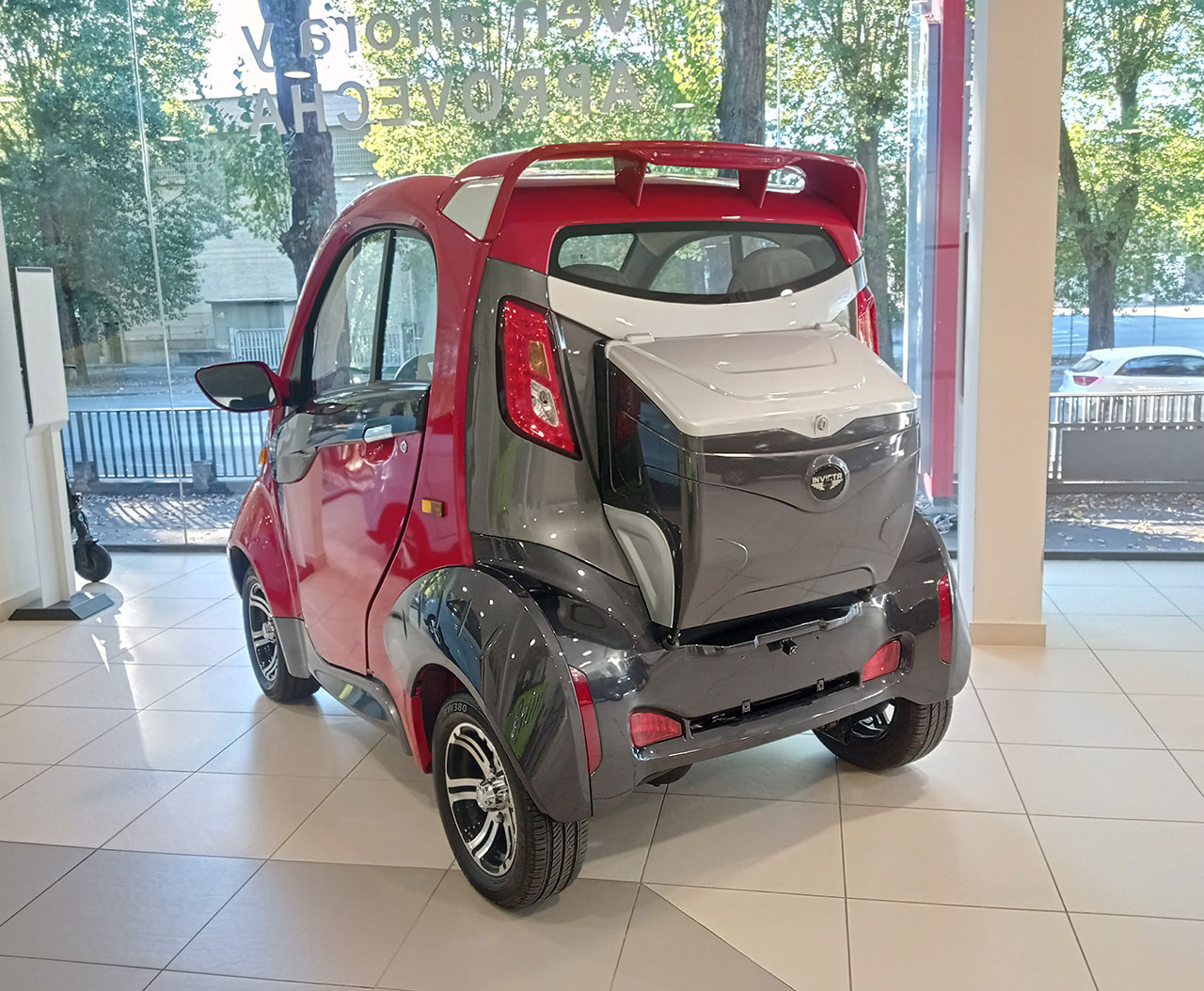 Invicta Electric Epica